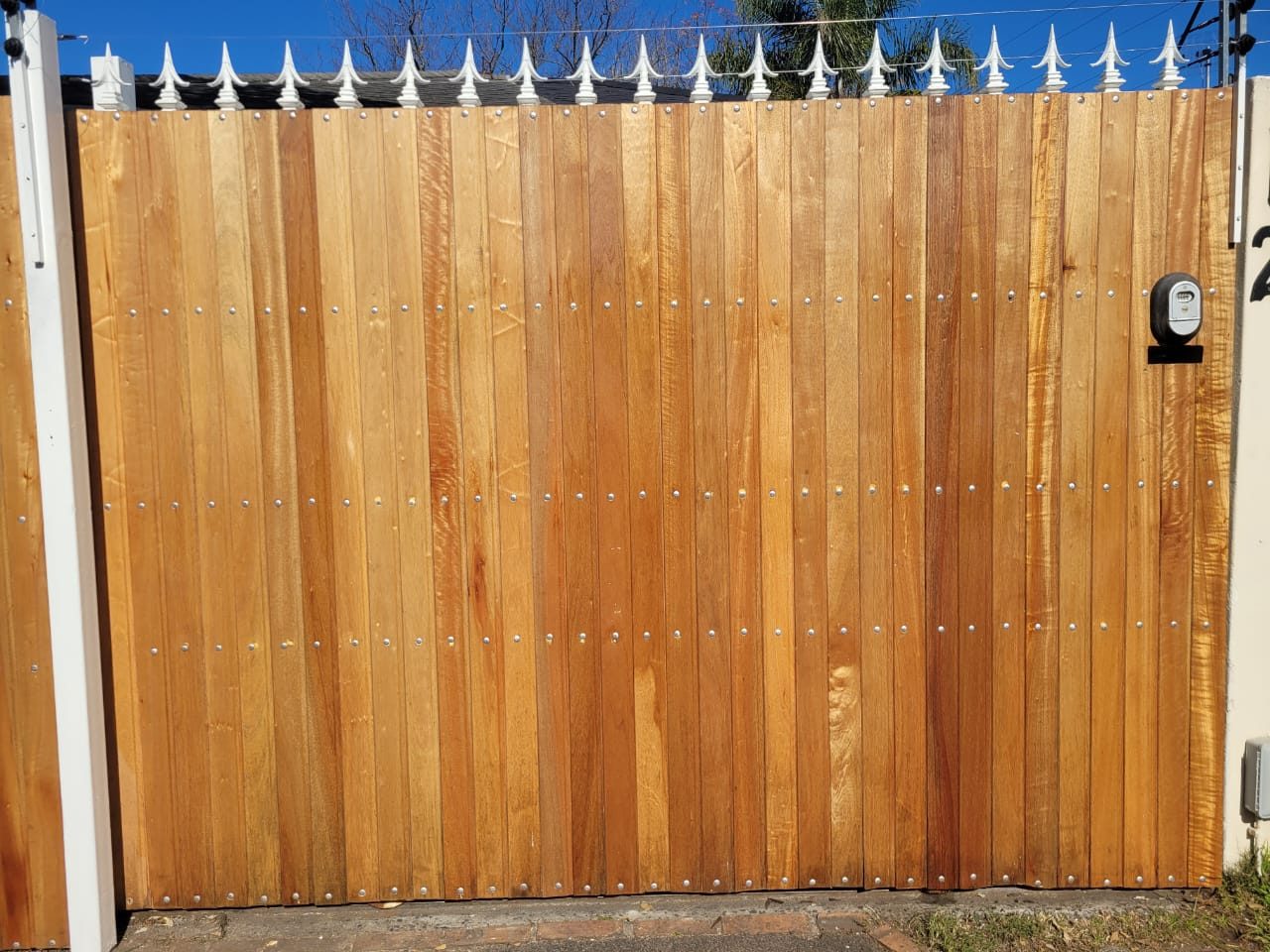 Custom timber entrance gate by The Classic Forge